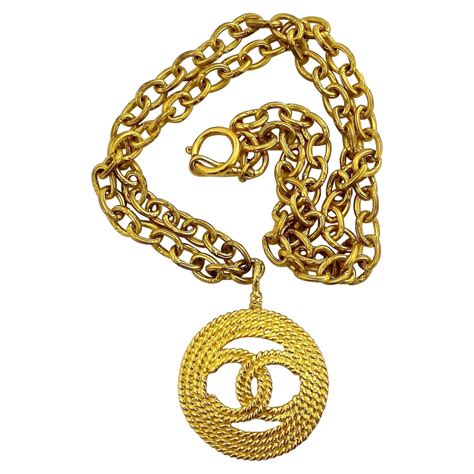 Vintage Chanel necklace reviews